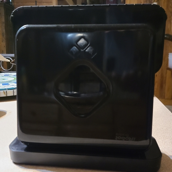 iRobot® Braava® 380 Robot Mop - Picture 3 of 6